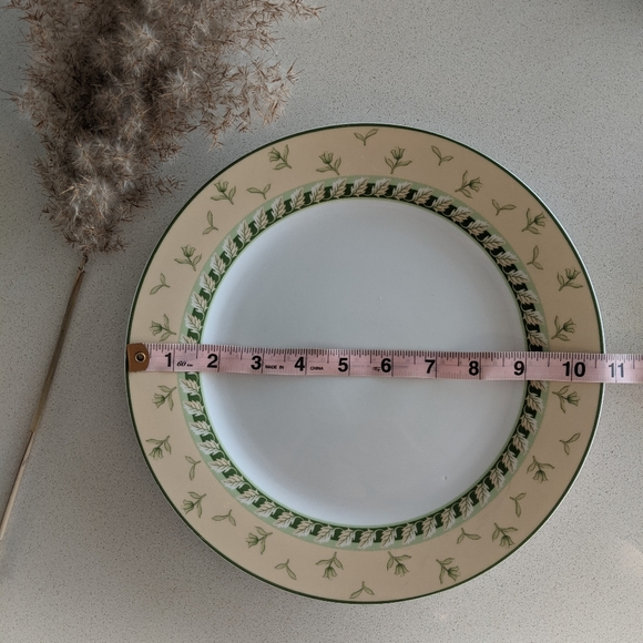 Tulip yellow and green dinner plate - Picture 4 of 4